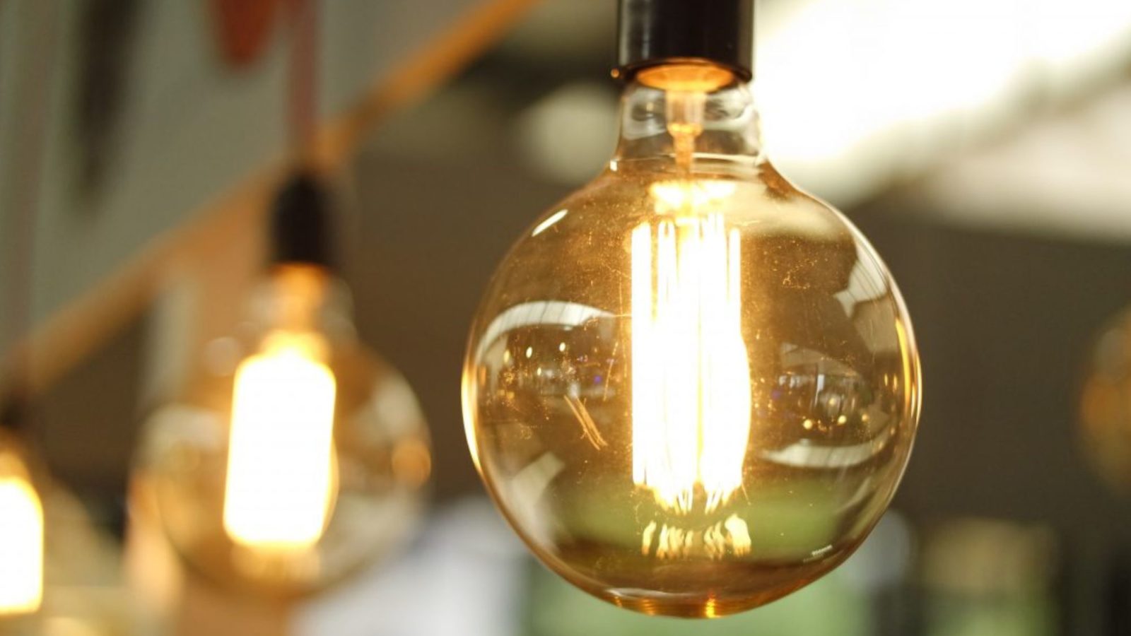 Retro modern incandescent bulb