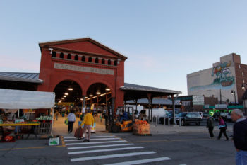 SaturdayMarket_EarlyMorning-PhotoCredit-Eastern_Market_Partnership (1)