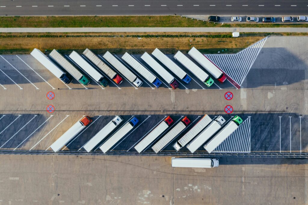 overhead shot of lorries|A busy road in Seoul