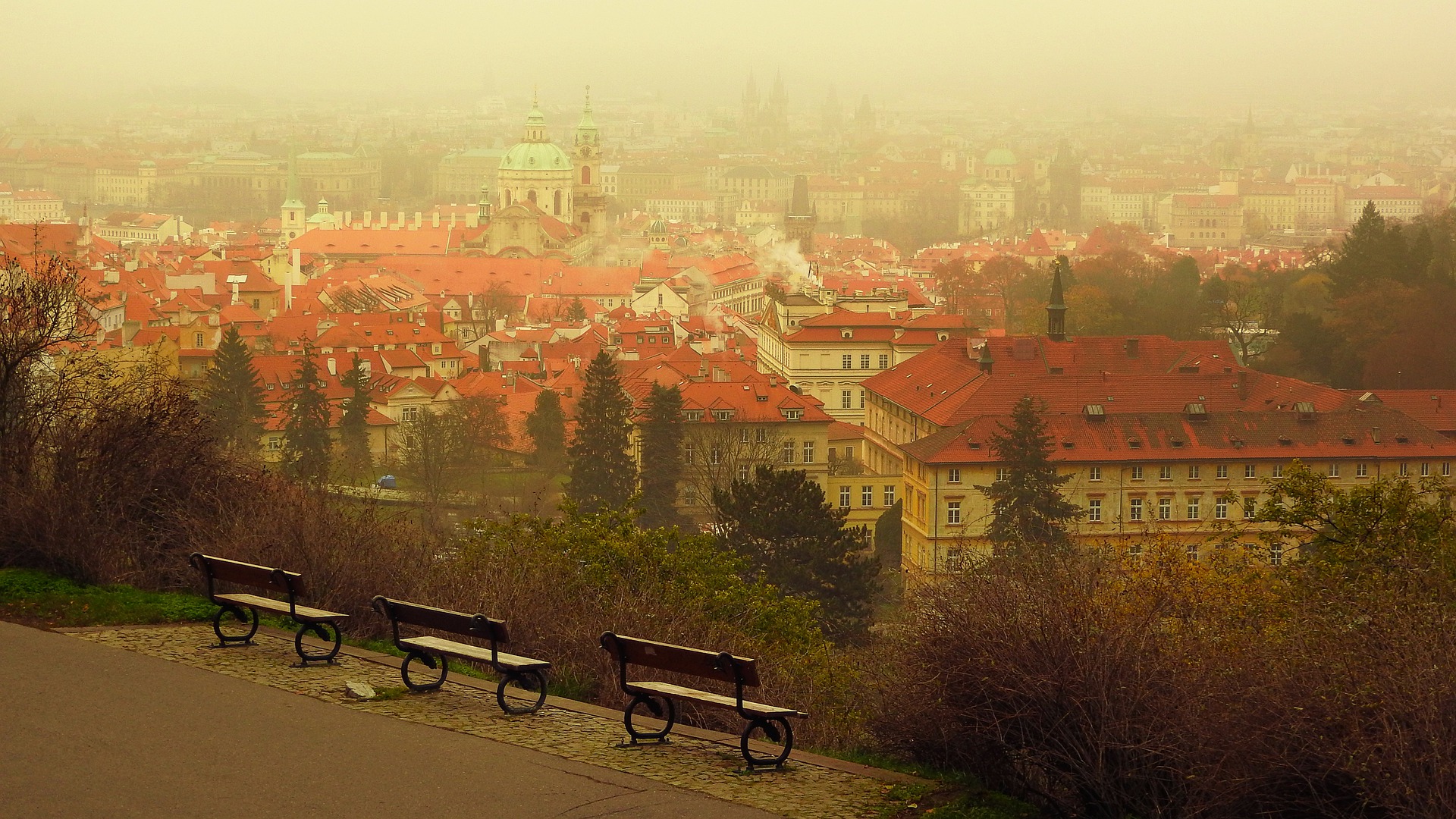 Air pollution in Prague|European Commission logo